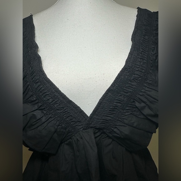 Nasty Gal ruffle pointed dramatic shoulder puff black peplum deep v-neck fashion - Picture 7 of 11